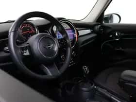 MINI Hatchback (2023) thumbnail 3