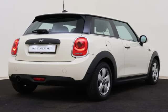 MINI Hatchback (2021) thumbnail 2
