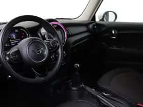 MINI Hatchback (2021) thumbnail 3
