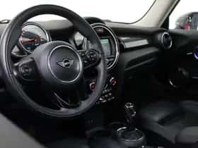 MINI Hatchback (2019) thumbnail 3