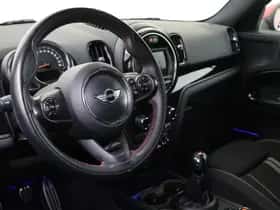 MINI Countryman (2018) thumbnail 3