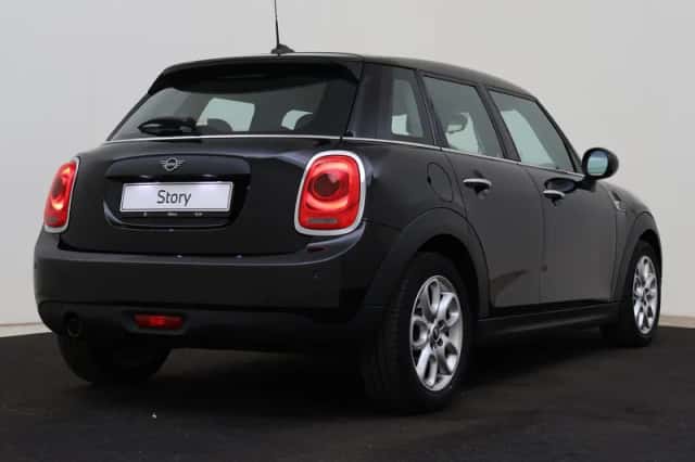 MINI Hatchback (2019) thumbnail 2