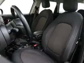MINI Hatchback (2019) thumbnail 6