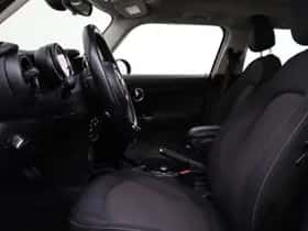 MINI Hatchback (2019) thumbnail 9