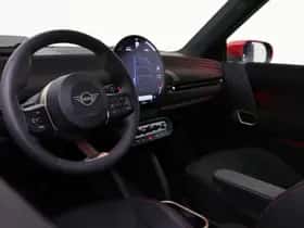 MINI Hatchback (2024) thumbnail 3