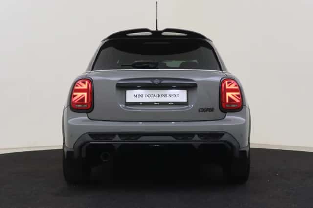 MINI Hatchback (2021) thumbnail 5