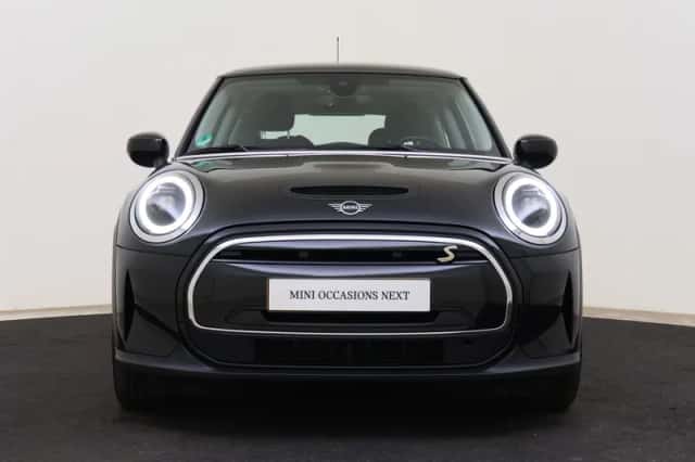 MINI Electric (2023) thumbnail 4