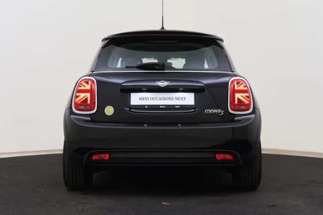 MINI Electric (2023) thumbnail 5