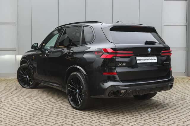BMW X5 (2024) thumbnail 2