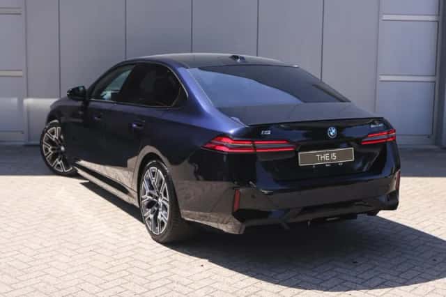 BMW i5 (2026) thumbnail 2