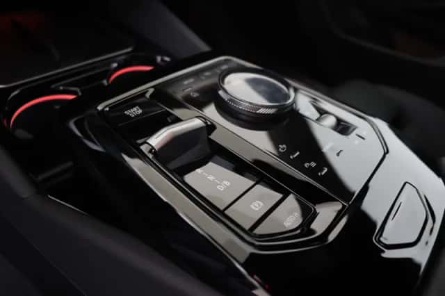 BMW i5 (2026) thumbnail 6