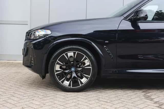 BMW iX3 (2023) thumbnail 5