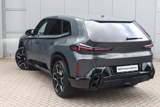 BMW XM (2025) thumbnail 2