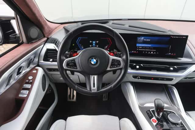 BMW XM (2025) thumbnail 3