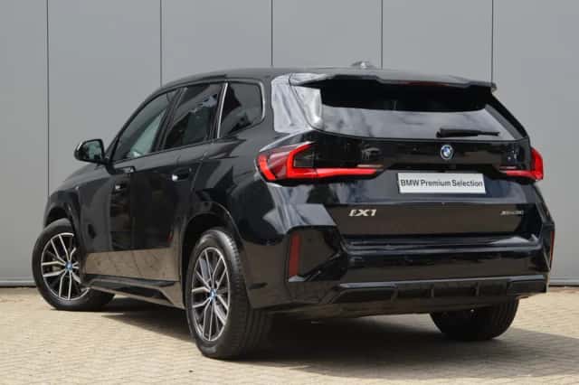BMW iX1 (2024) thumbnail 5