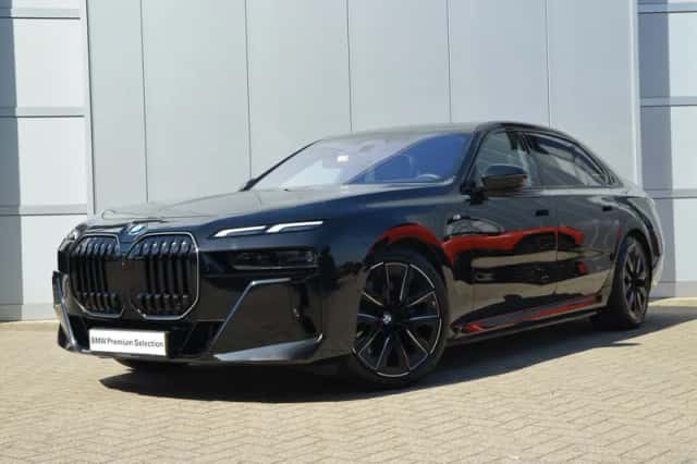 BMW i7 (2024) thumbnail 1