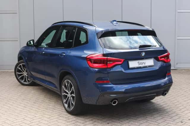 BMW X3 (2018) thumbnail 2