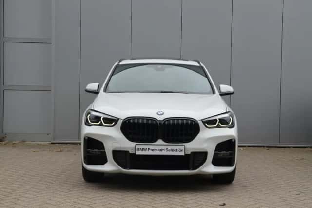 BMW X1 (2021) thumbnail 2
