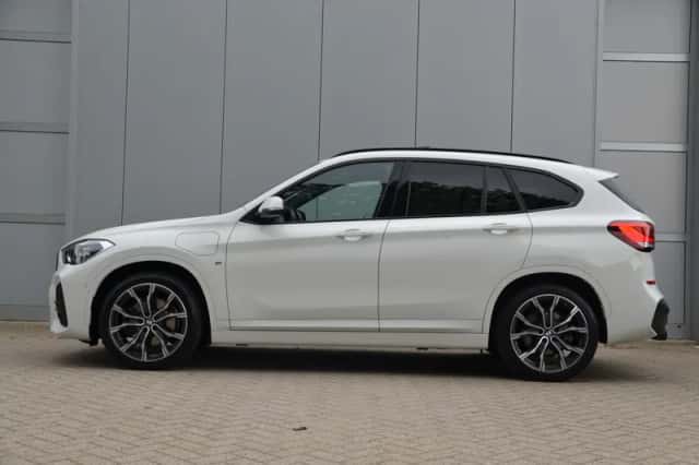 BMW X1 (2021) thumbnail 3