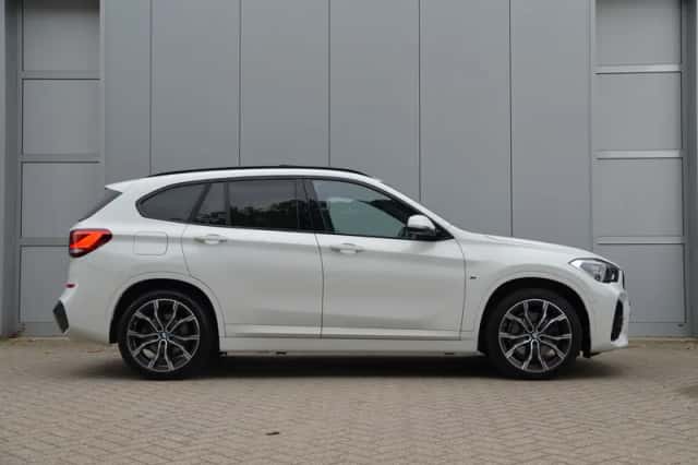 BMW X1 (2021) thumbnail 6