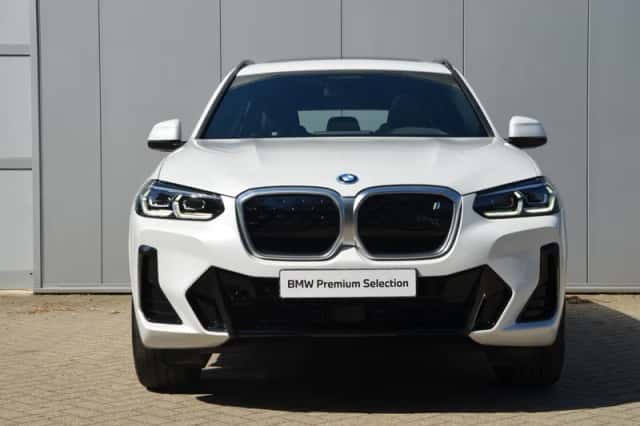 BMW iX3 (2022) thumbnail 2