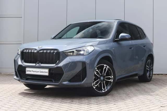 BMW iX1 (2023) thumbnail 1