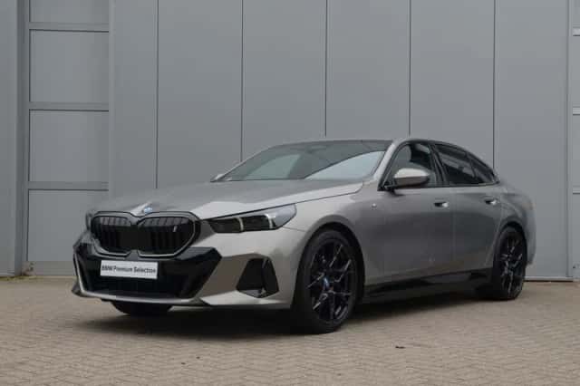 BMW i5 (2025) thumbnail 1