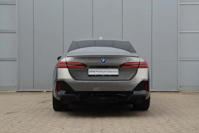 BMW i5 (2025) thumbnail 5