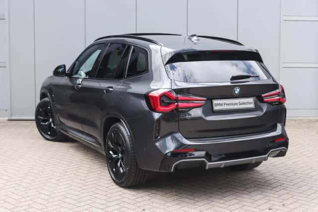 BMW iX3 (2024) thumbnail 2
