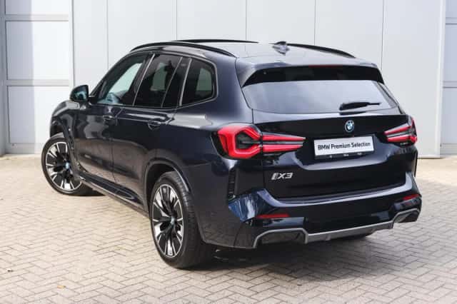 BMW iX3 (2024) thumbnail 2