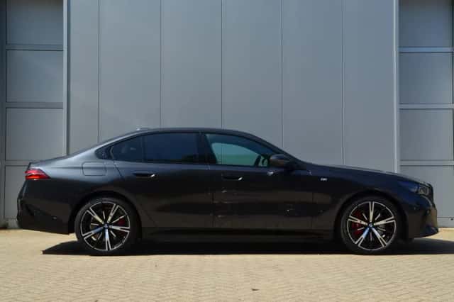 BMW 5-Serie (2025) thumbnail 3