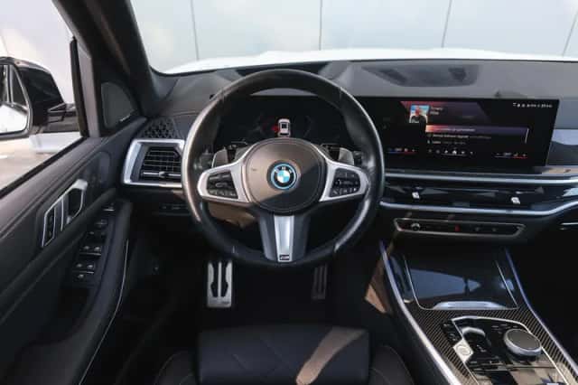 BMW X5 (2023) thumbnail 3