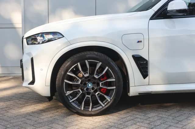 BMW X5 (2023) thumbnail 5