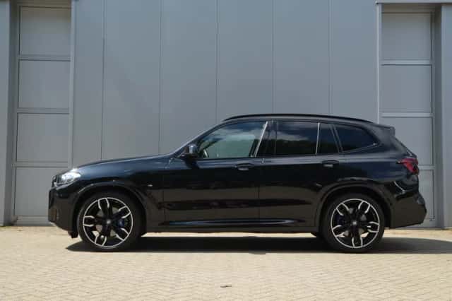 BMW X3 (2022) thumbnail 3
