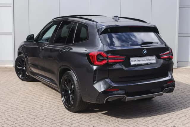 BMW iX3 (2024) thumbnail 2