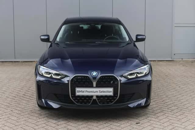 BMW i4 (2023) thumbnail 5