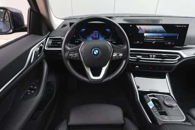 BMW i4 (2023) thumbnail 3