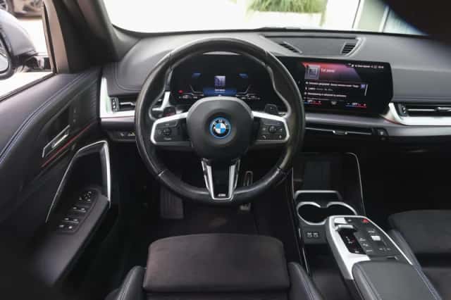 BMW X1 (2023) thumbnail 3