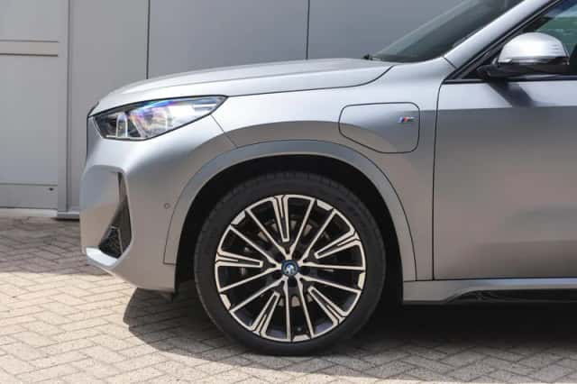 BMW X1 (2023) thumbnail 5