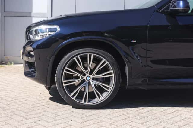 BMW X4 (2021) thumbnail 5