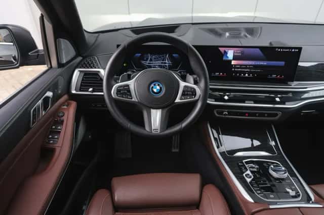 BMW X5 (2025) thumbnail 3