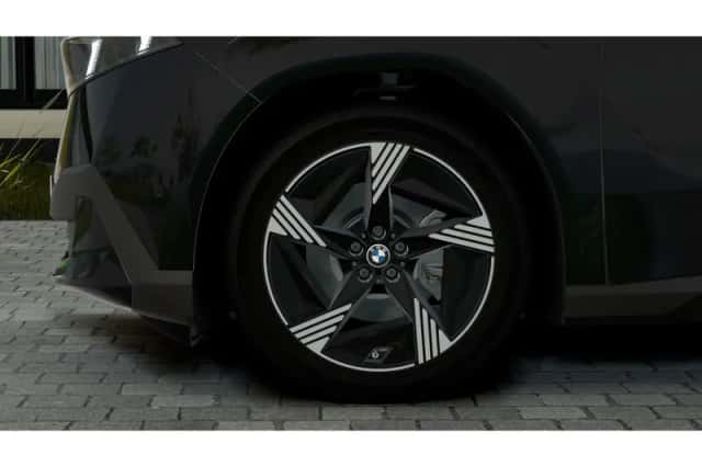 BMW iX3 (2026) thumbnail 3