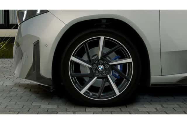 BMW iX3 (2026) thumbnail 3