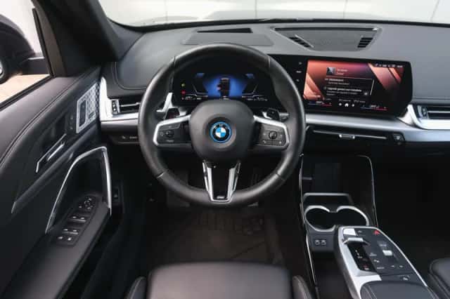 BMW X1 (2024) thumbnail 3