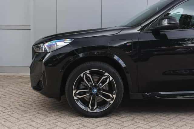 BMW X1 (2024) thumbnail 5