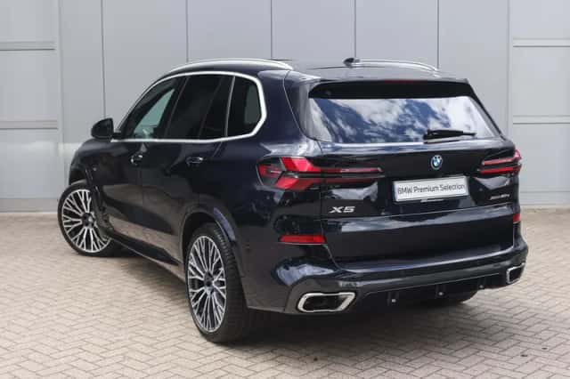 BMW X5 (2025) thumbnail 2