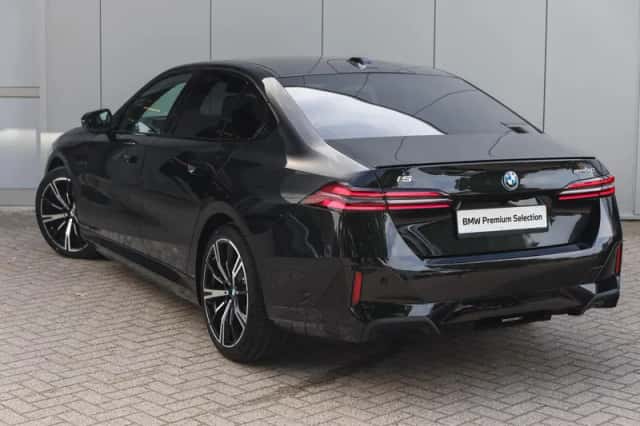 BMW i5 (2026) thumbnail 2
