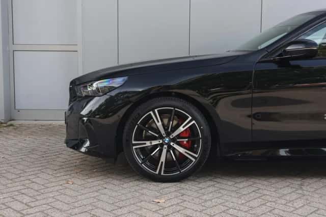 BMW i5 (2026) thumbnail 4