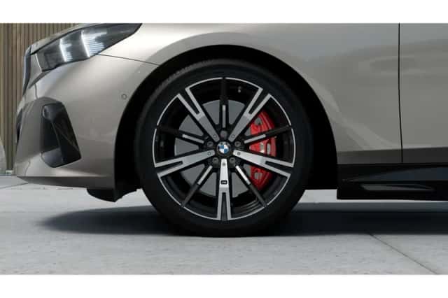 BMW i5 (2026) thumbnail 6
