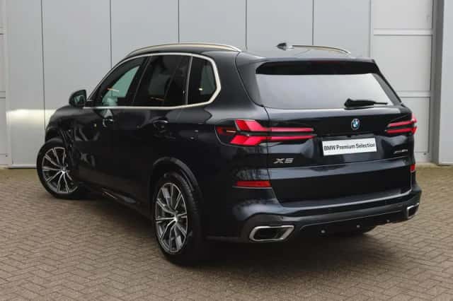 BMW X5 (2024) thumbnail 2